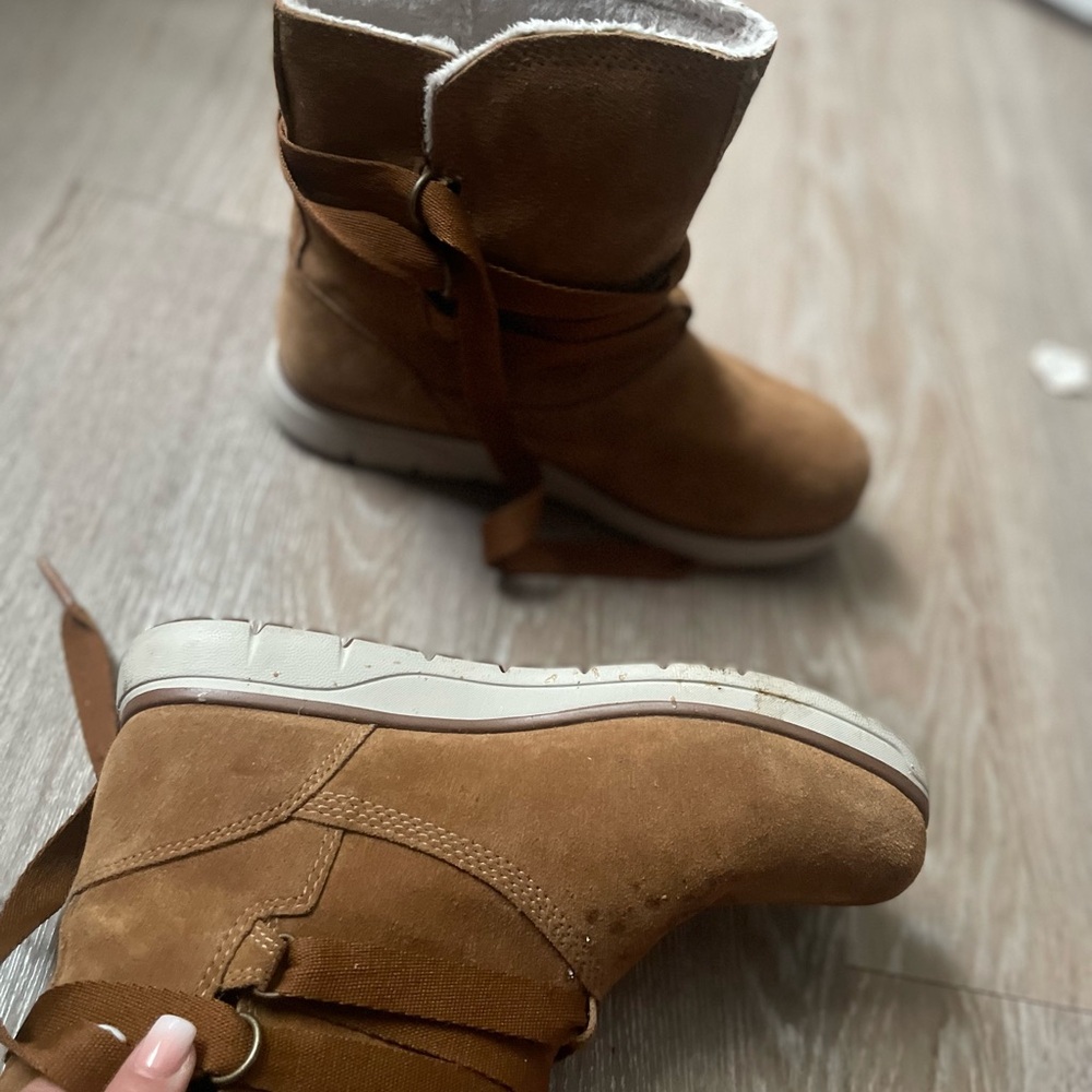 Boot - Picture 4 of 5